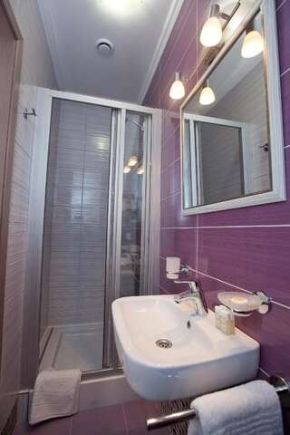 Отель Отель Марсен Винница Двухместный номер Делюкс с 1 кроватью и балконом-3